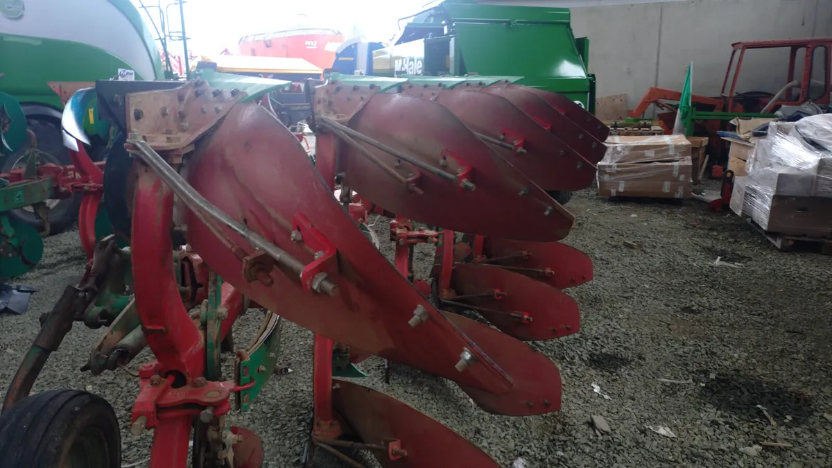 Kverneland Plough - Image 4