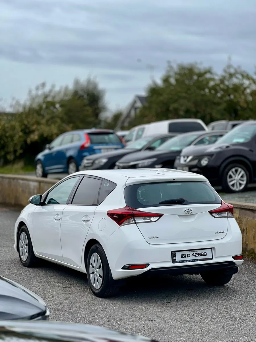 Toyota Auris 2016 Van - Image 4