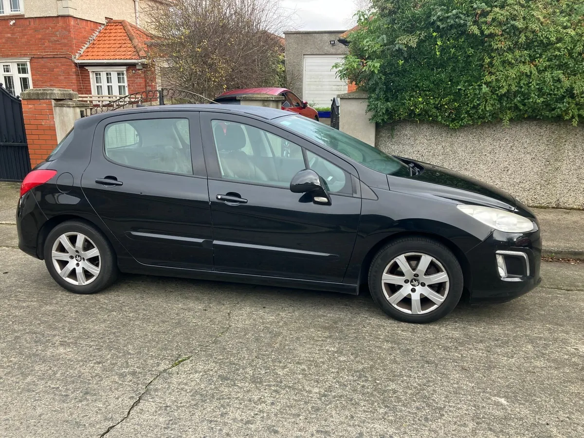 Peugeot 308 2013 - Image 2