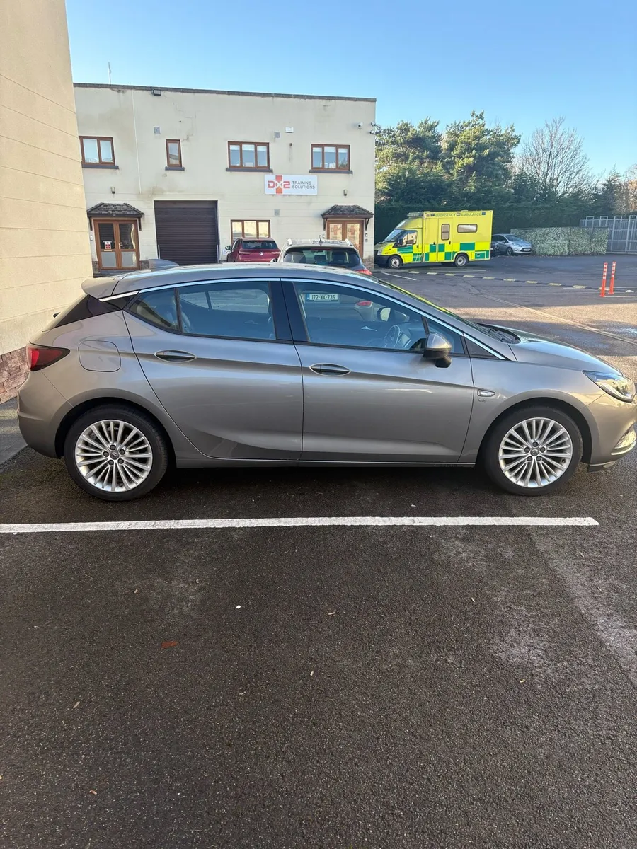 Astra 1.6 - Elite with Reverse Cam. NCT Feb 2028 - Image 4