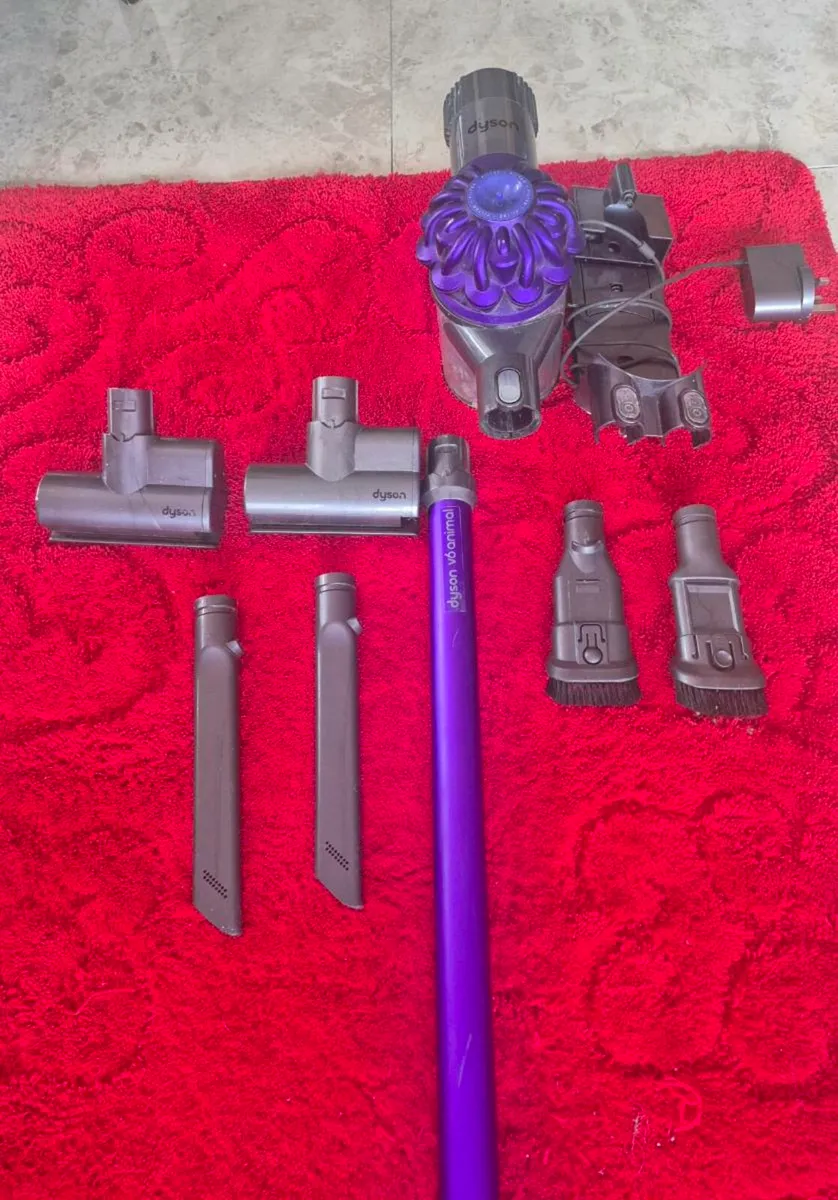 CORDLESS DYSON V6 VACUUM  VERY GOOD POWER AND VERY - Image 1