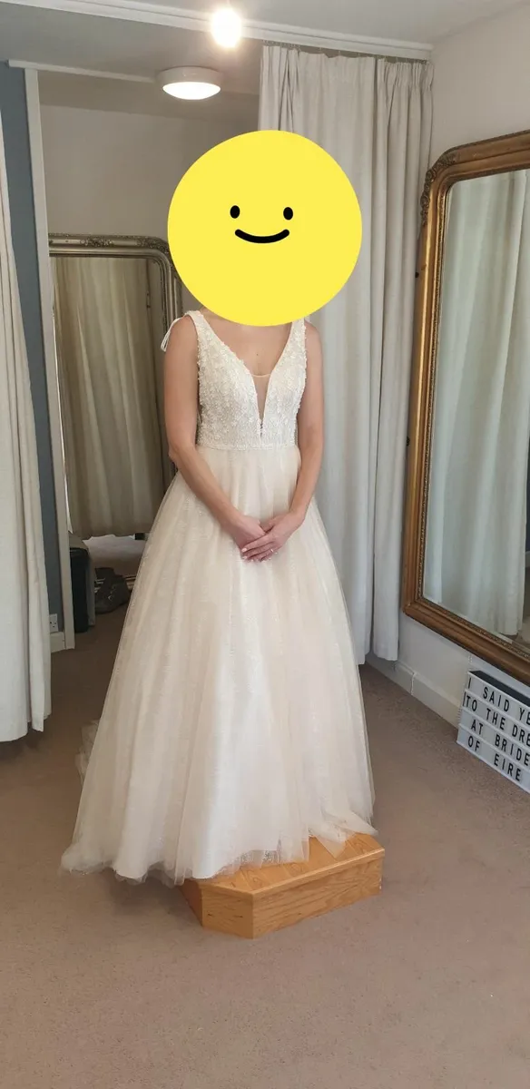 Wedding dress - Image 1