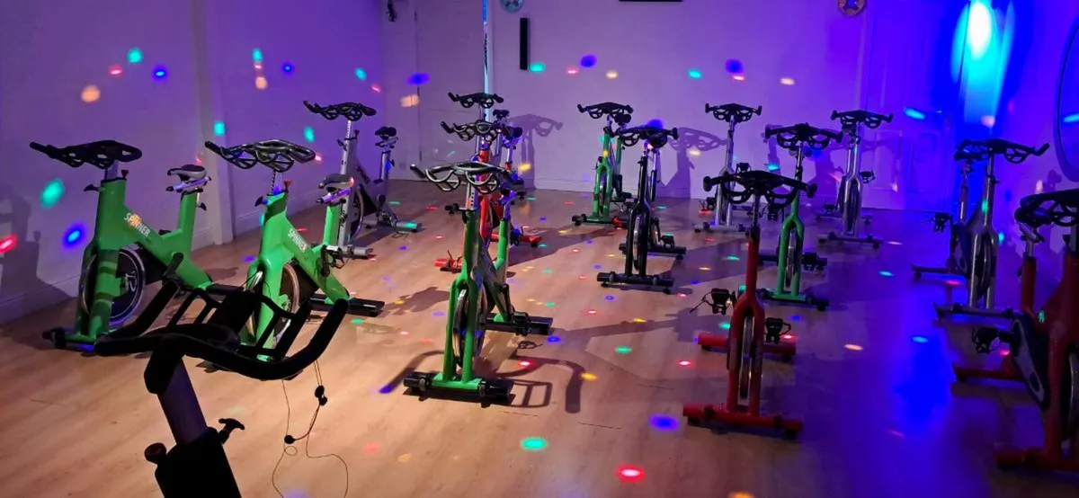 Spinning studio, equipment - Image 2