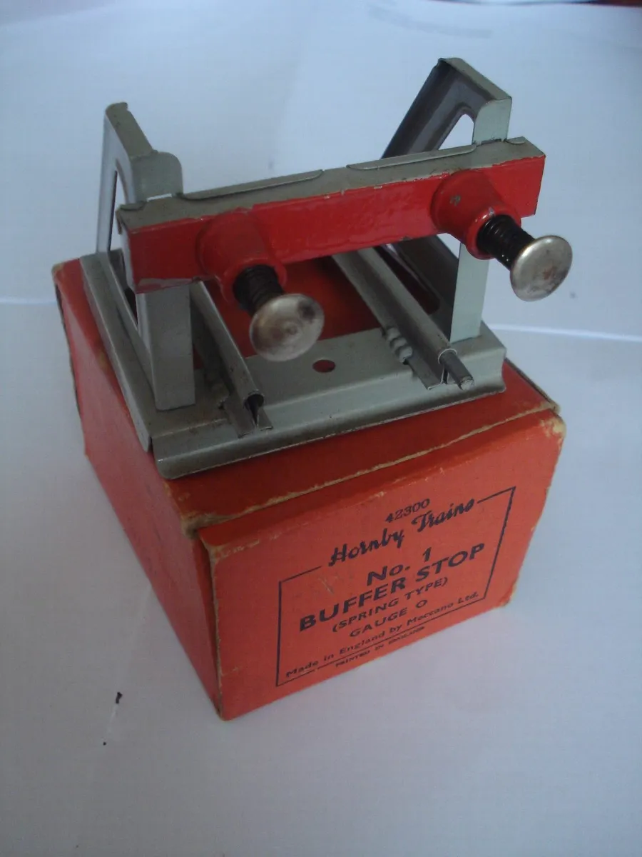 HORNBY O GAUGE TRAIN PARTS BY MECCANO. - Image 4