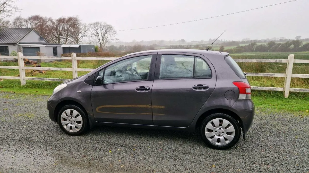 Toyota yaris 1.0 petrol - Image 4