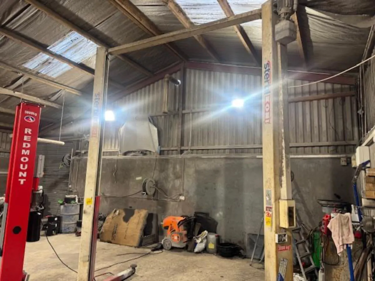 Koni 3 Tonne Hydraulic Lift in Working Order. - Image 1