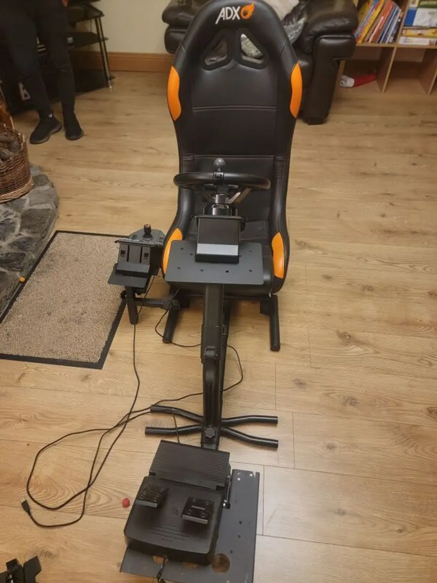 playseat and steering - Image 4