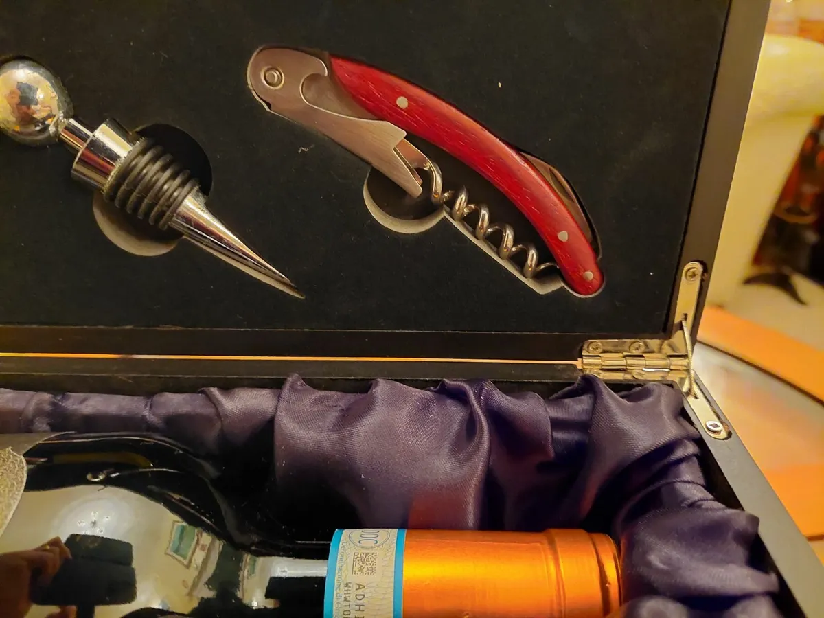 Wine box and accessories - Image 4