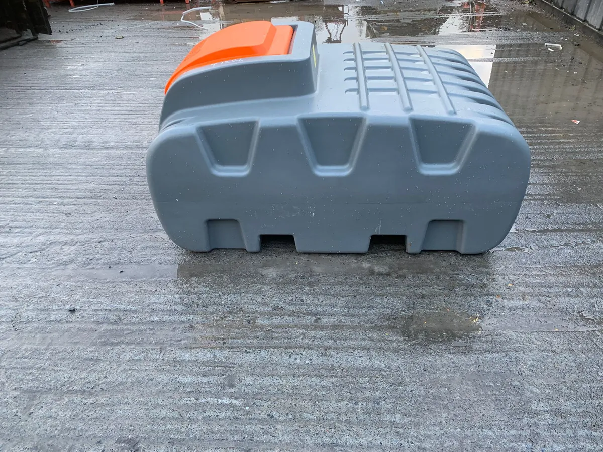 Boss 1000L Plastic Fuel Bowser – 12V Pump - Image 4