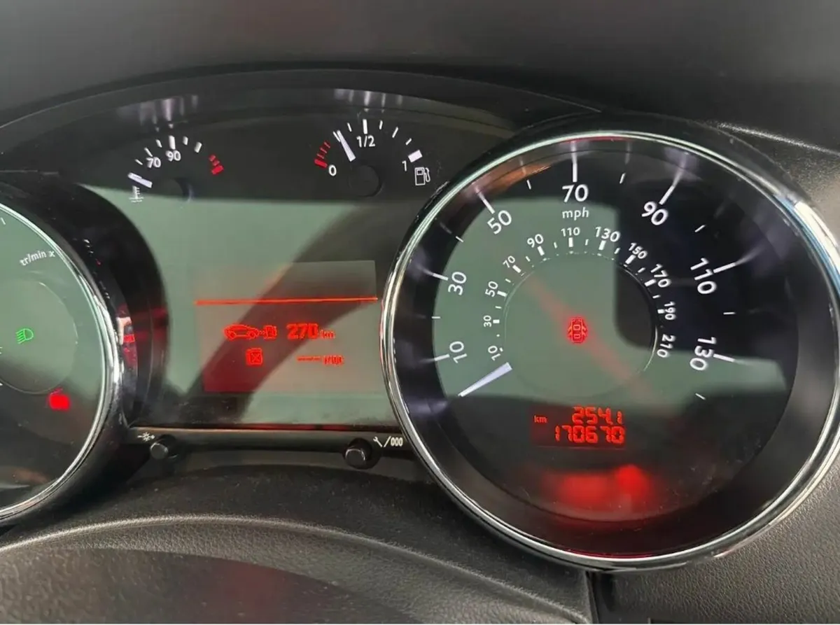 Peugeot 5008 2010 just 170K kms Tested and Taxed - Image 2