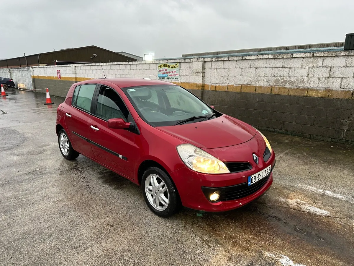 NCT&TAX 2009 Renault Clio 1.1 - Image 1
