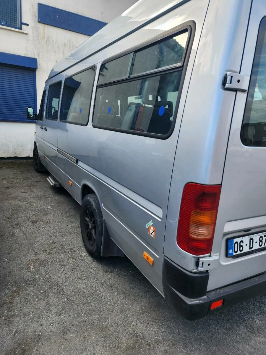 Minibus - Image 4