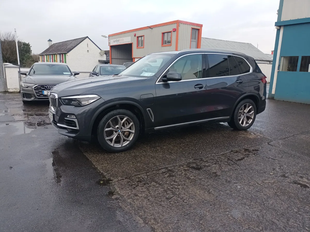 2021 BMW X5 xDrive45e xLine - Image 4