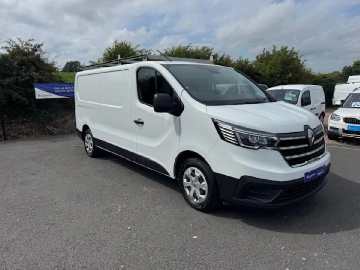 Renault Trafic Advance - One owner from New - Image 1