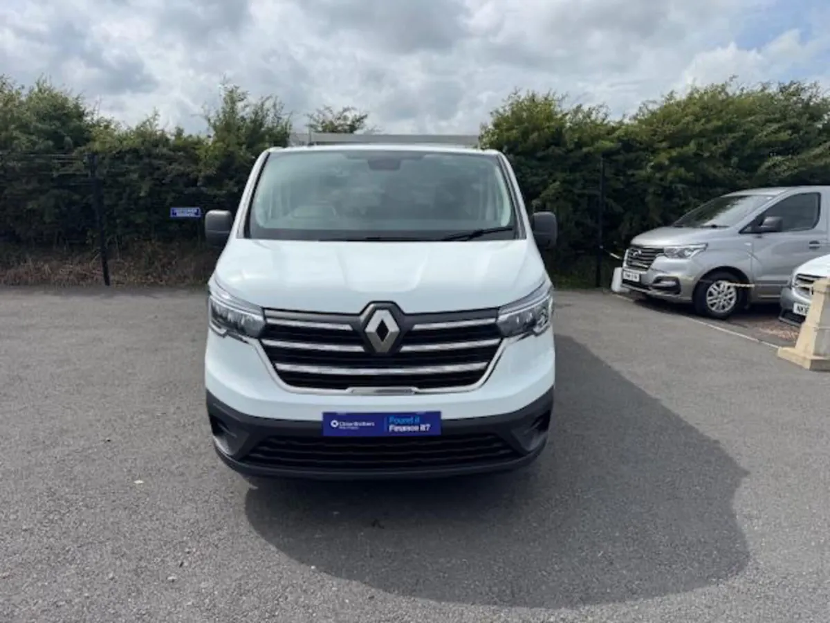 Renault Trafic Advance - One owner from New - Image 2