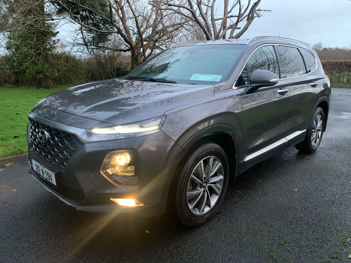 Hyundai Santa Fe 2018 Executive Plus 4 Wheel Drive - Image 2
