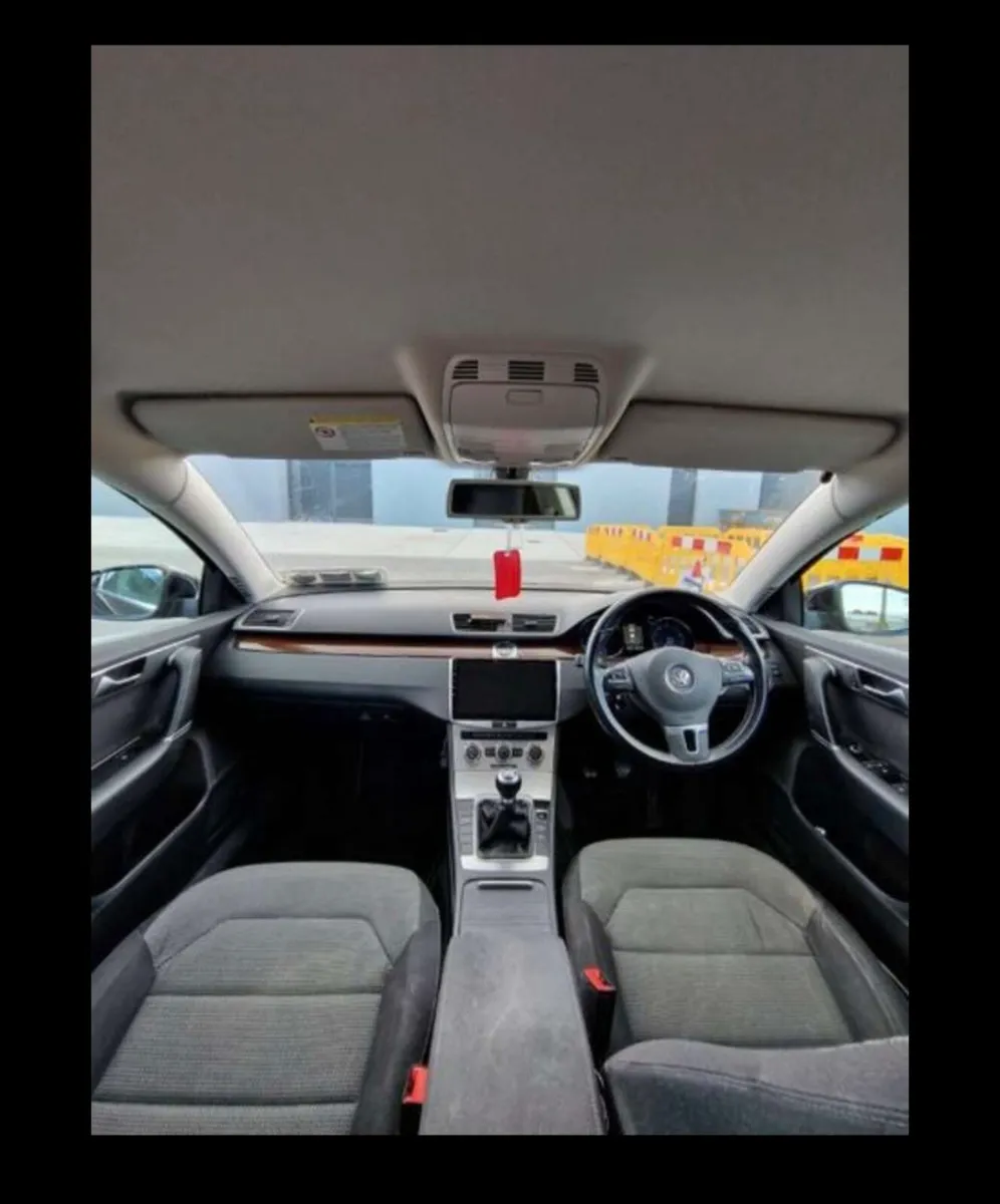 VW Passat low mileage - Image 4