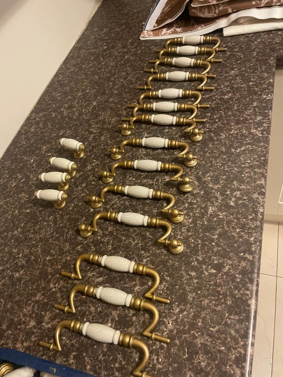 Kitchen unit/cabinets handles - Image 1