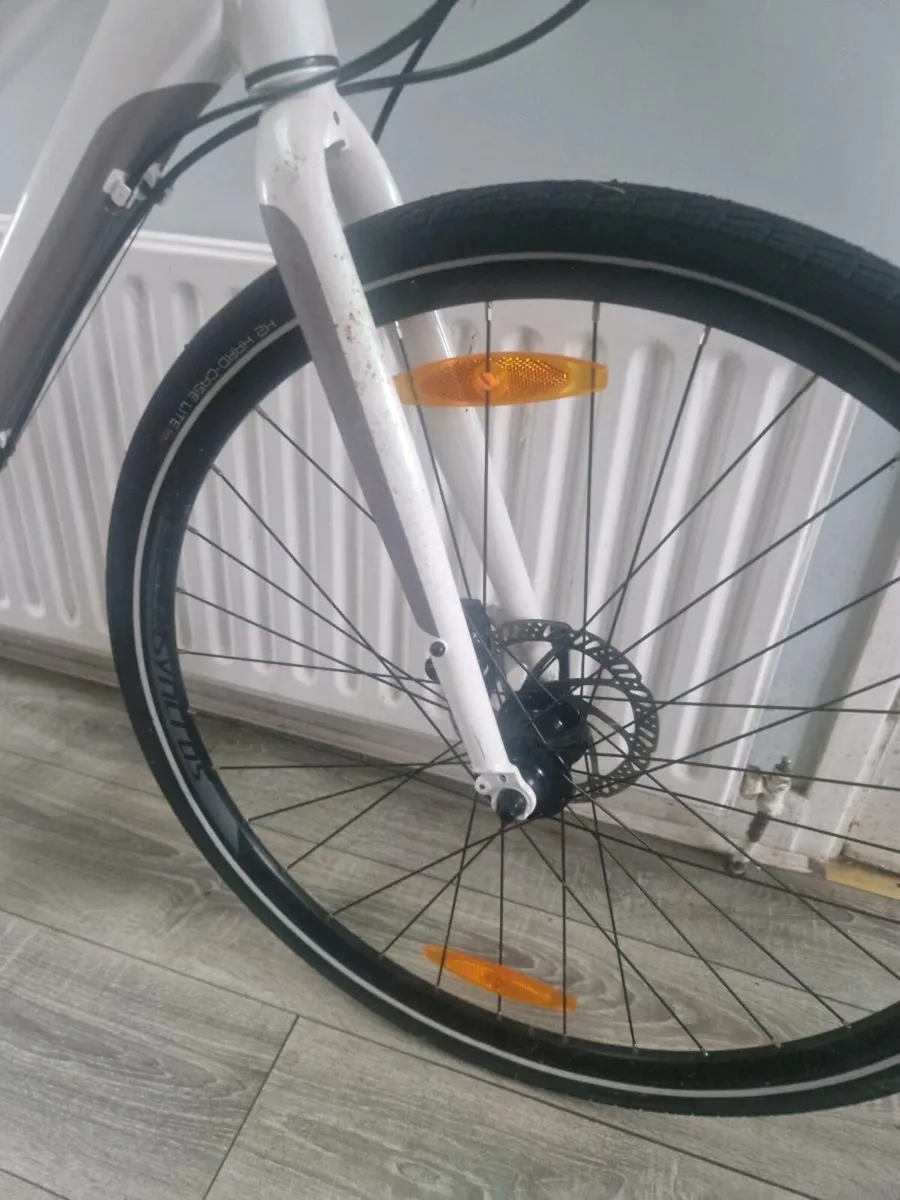 Ladies Bicycle €700new plus accessories worth €500 - Image 3