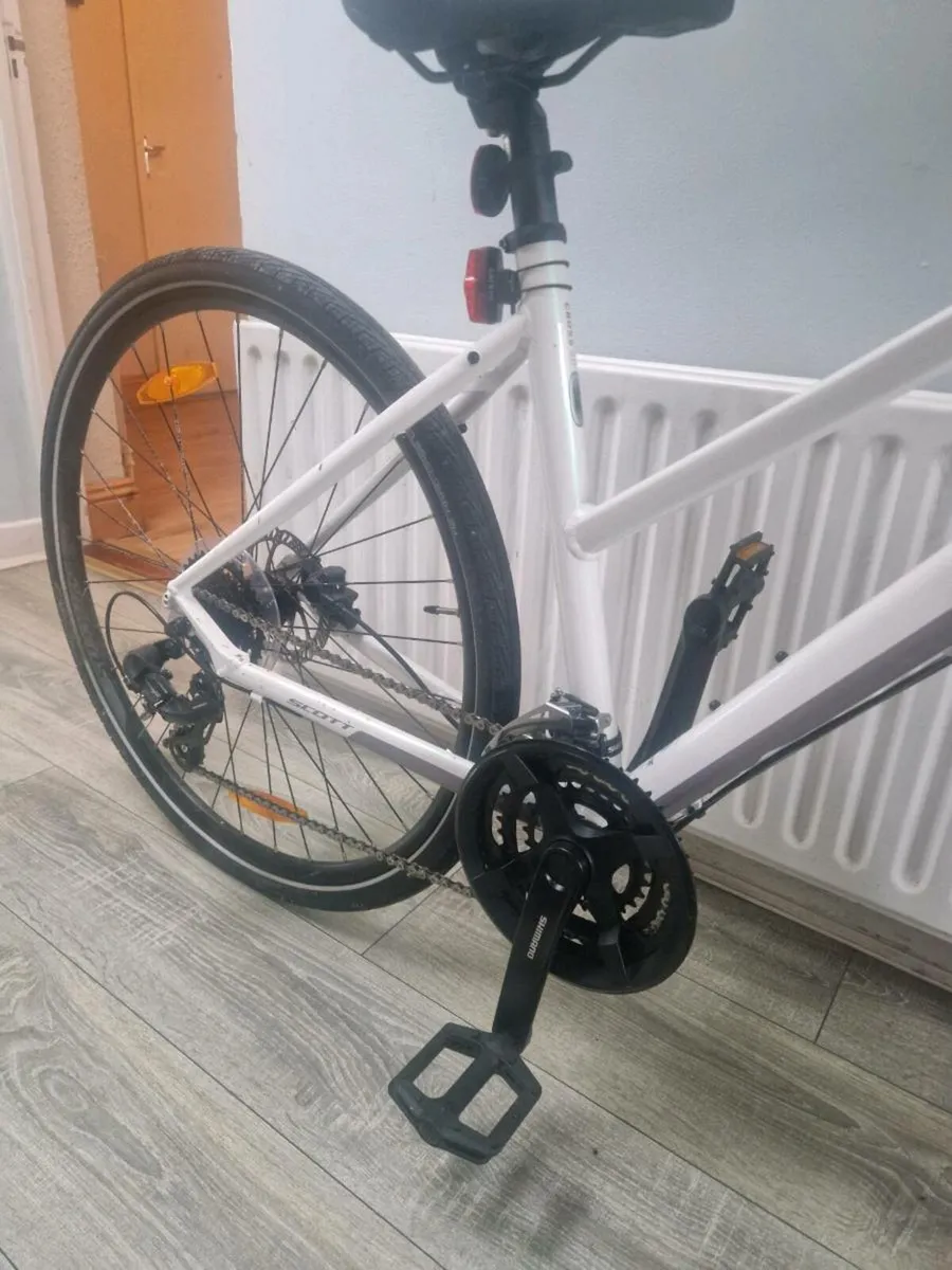 Ladies Bicycle €700new plus accessories worth €500 - Image 4