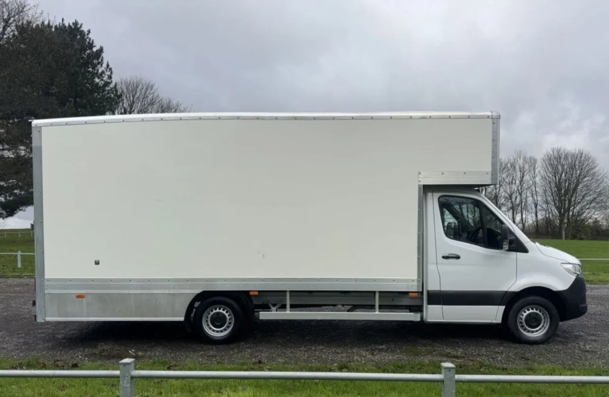 MERCEDES-BENZ SPRINTER 3.5t Tall Luton Body - Image 4