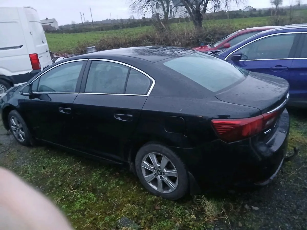 Toyota Avensis spares or repairs - Image 3