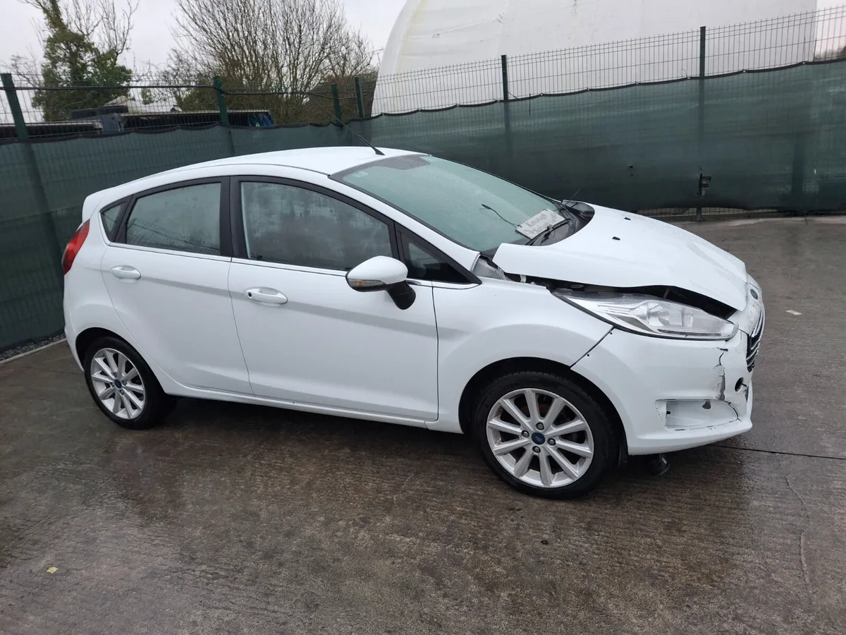 2017 Ford Fiesta  Titanium  1.5 Diesel - Image 2
