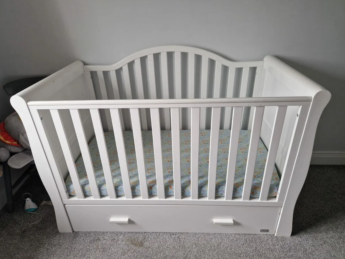 Sleigh cot and changing table - Image 3