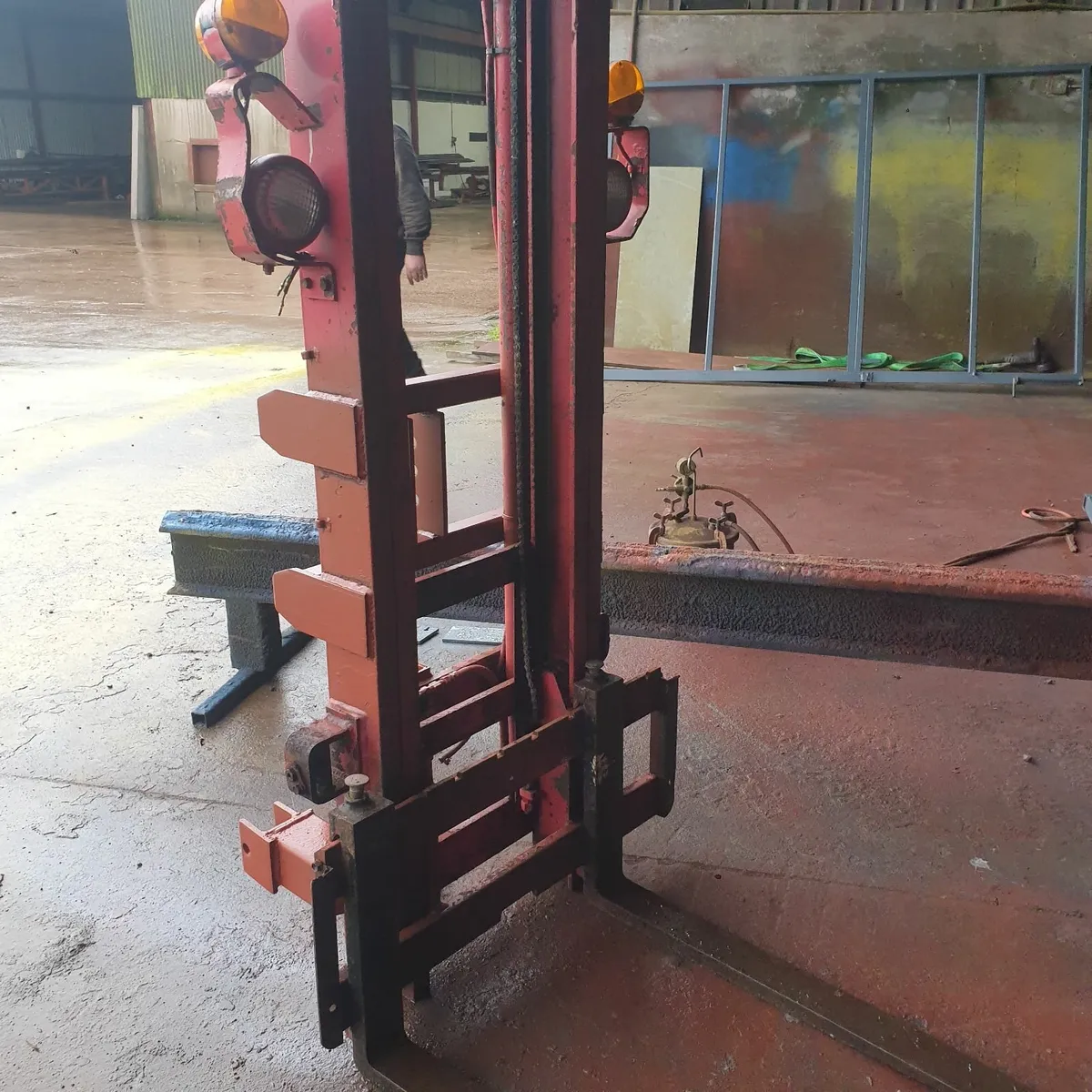 Forklift mast - Image 2