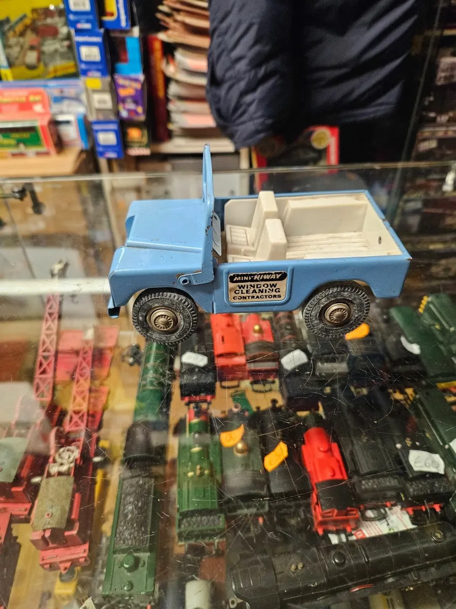 Vintage Triang Pressed Steel Landrover - Image 2