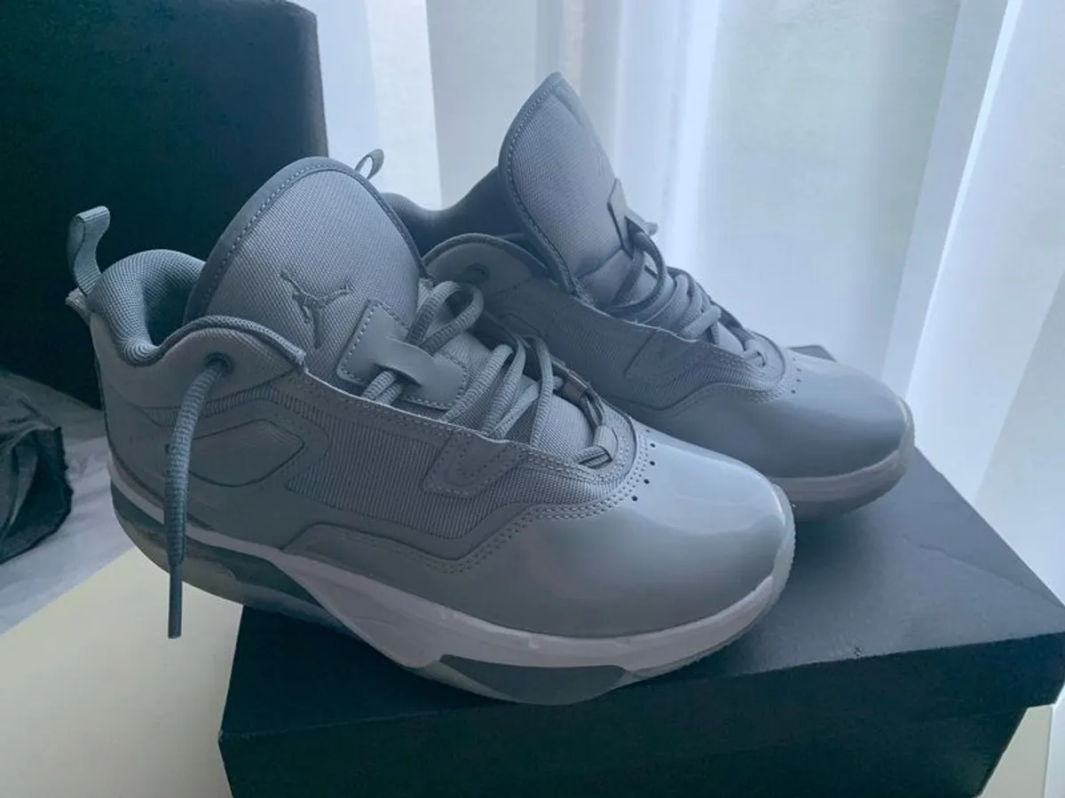 sport shoes - Image 3