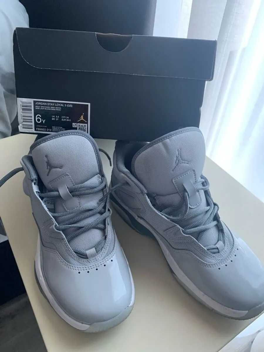 sport shoes - Image 4