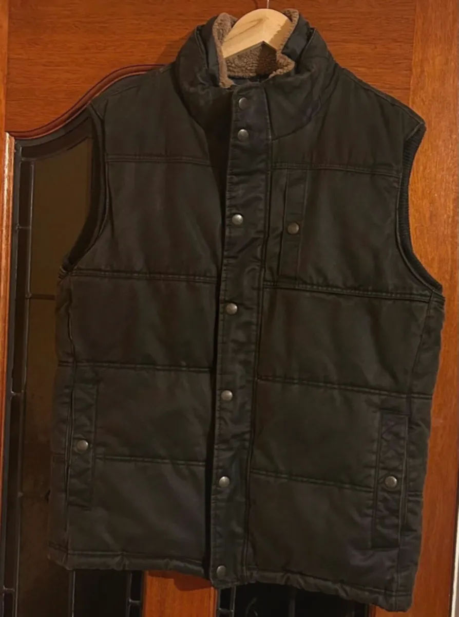 Men’s FatFace Wax Gillet - Image 1