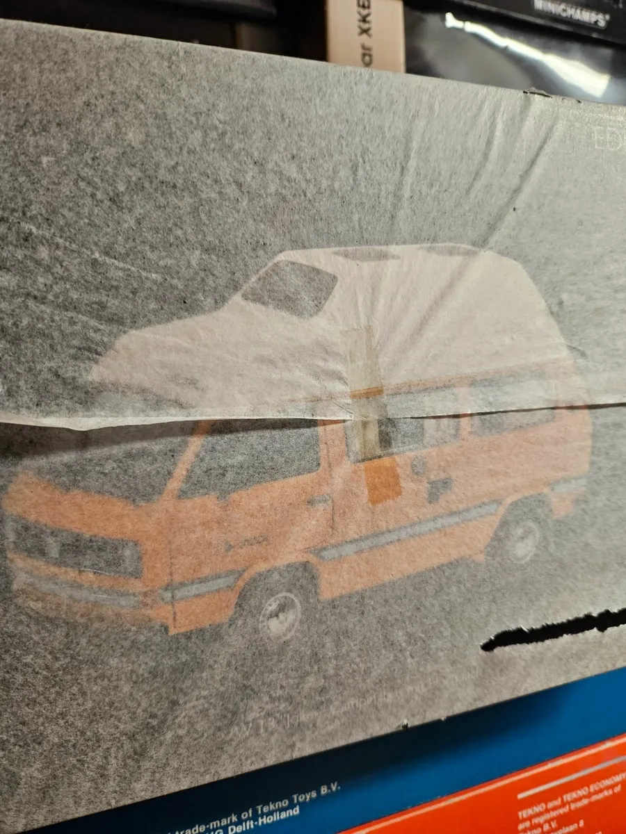 Corgi Schuco VW Camper Van 1.18 - Image 2