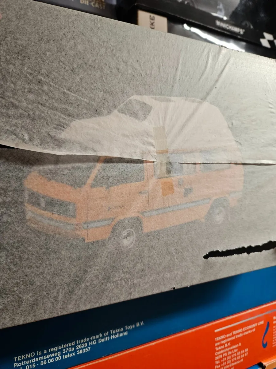 Corgi Schuco VW Camper Van 1.18 - Image 3