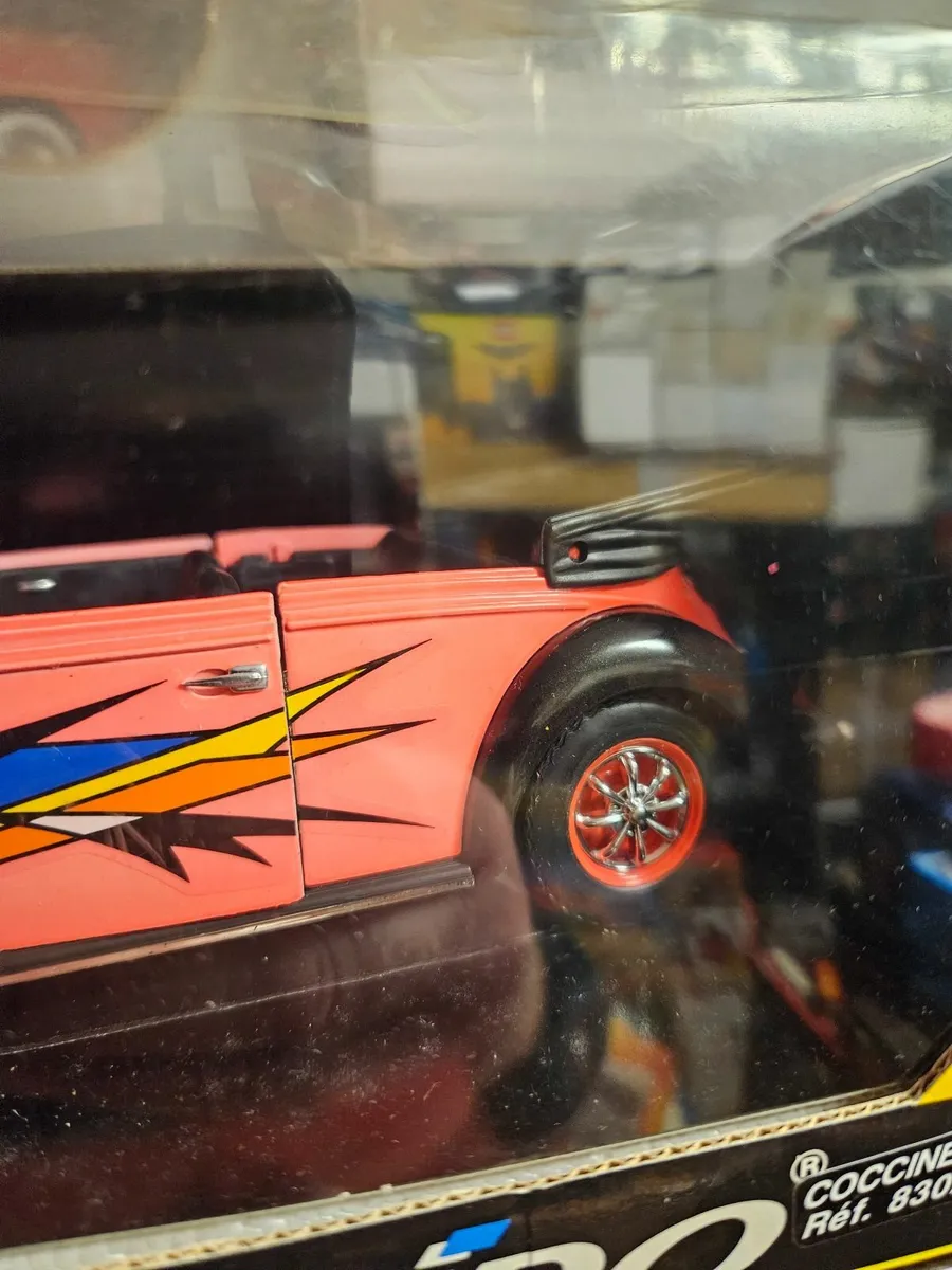 Corgi Solido VW Beetle 1.18 - Image 3