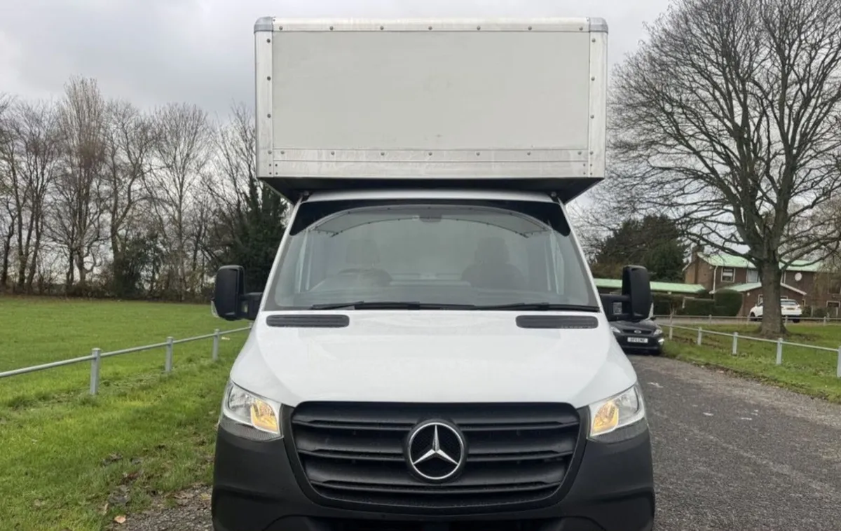 MERCEDES-BENZ SPRINTER 4.2m. Luton Tail Lift - Image 1