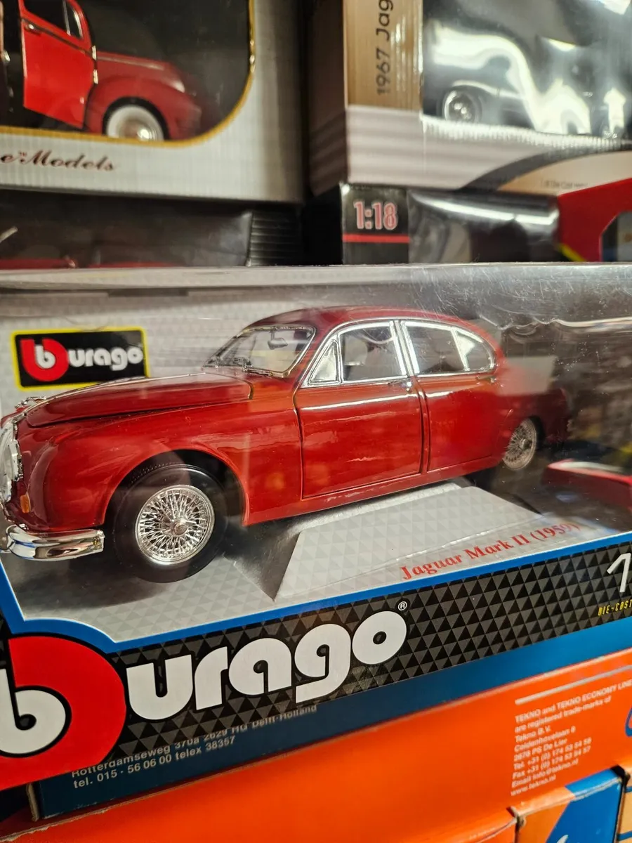 Corgi Burago Jaguar 1.18 - Image 2