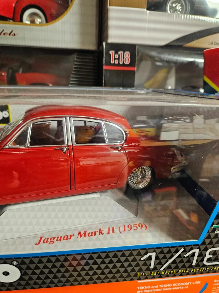 Corgi Burago Jaguar 1.18 - Image 3