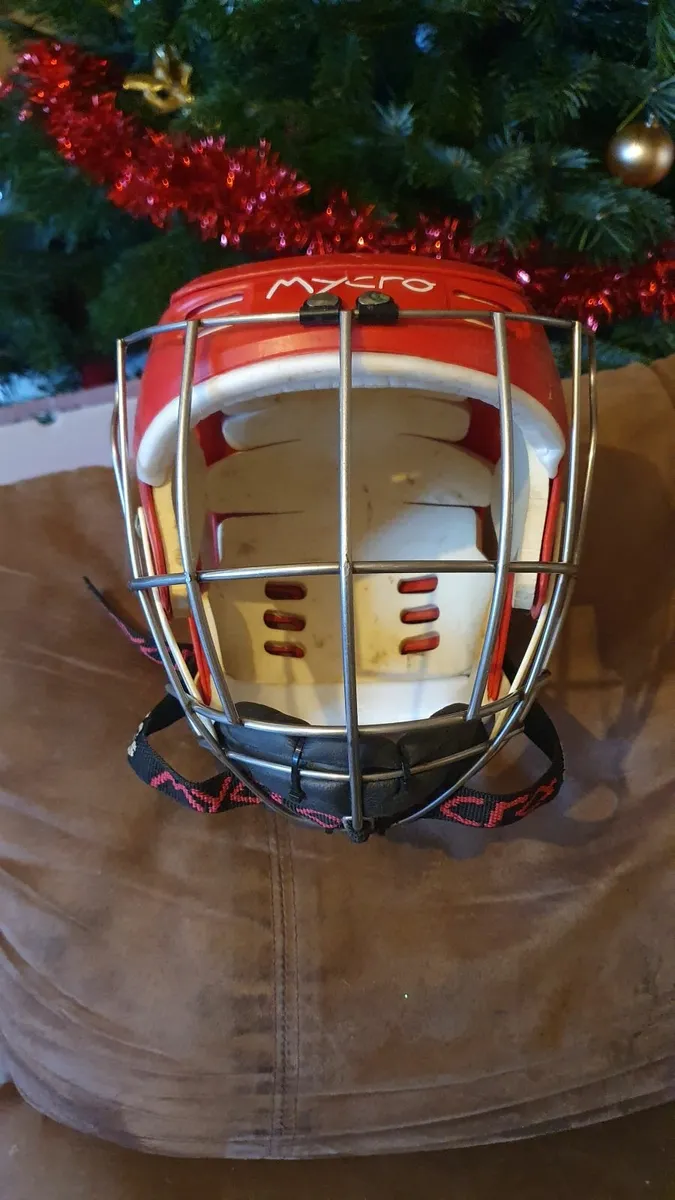 Hurling helmet for 6-10 yrs - Image 1