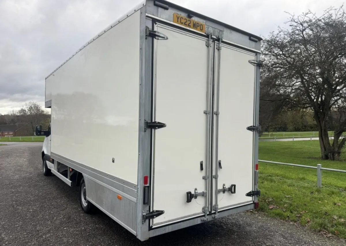 MERCEDES-BENZ SPRINTER 4.2m Curtainside Tail Lift - Image 2