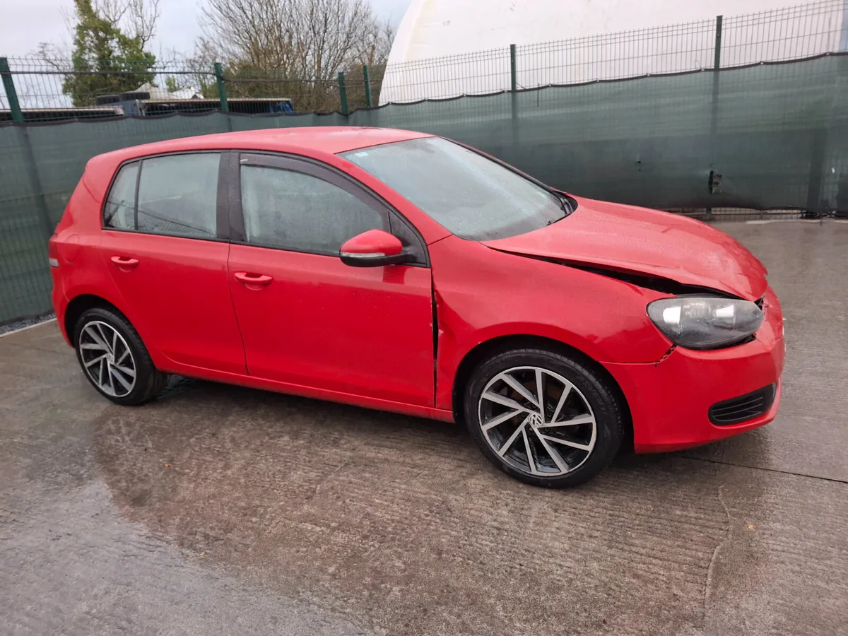 2010 Volkswagen Golf  1.6 Tdi - Image 1
