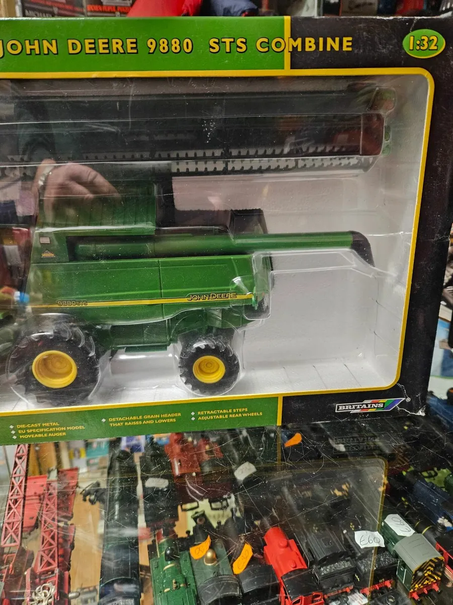 Britain's John Deere Combine Harvester - Image 2