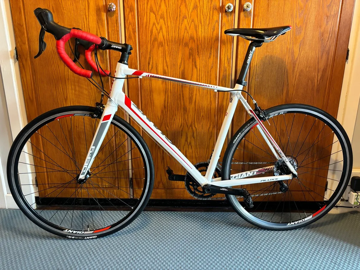 Giant Defy 3 - Image 2