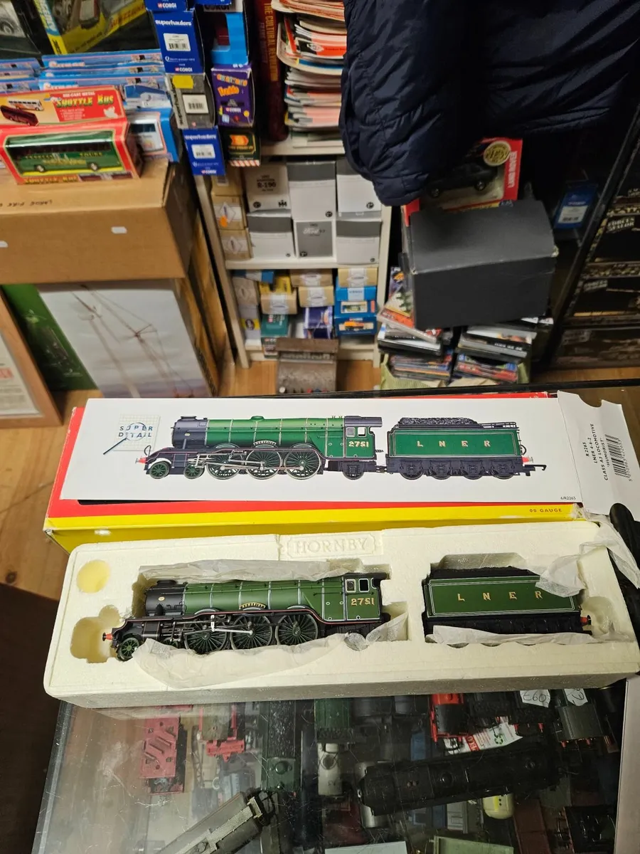 Hornby OO Gauge Steam Engine - Image 2