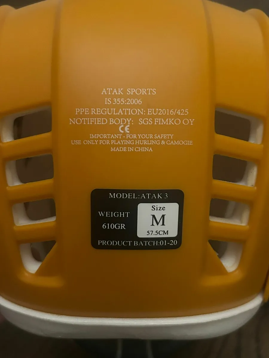 Hurling helmet - Image 3