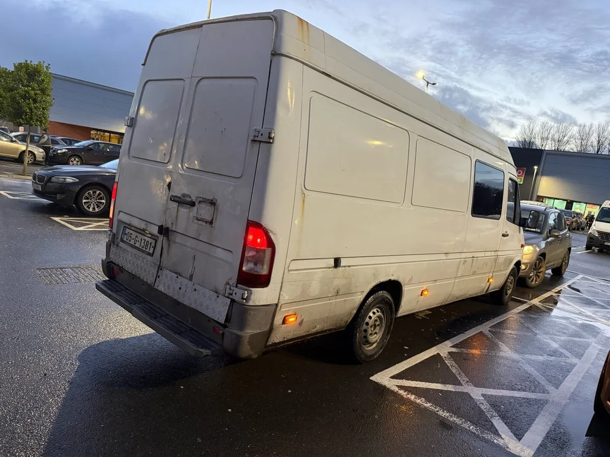 Mercedes Sprinter Crew cab doe&tax - Image 3
