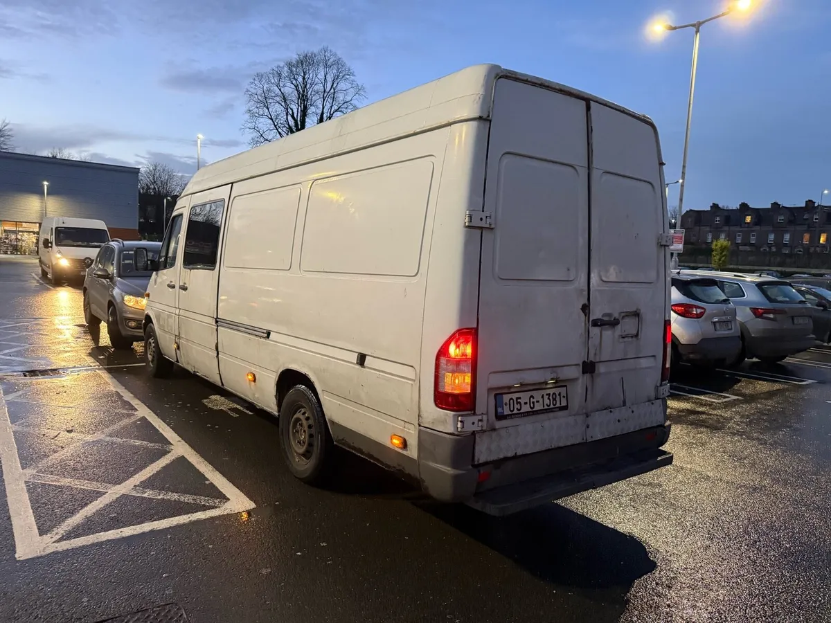 Mercedes Sprinter Crew cab doe&tax - Image 4