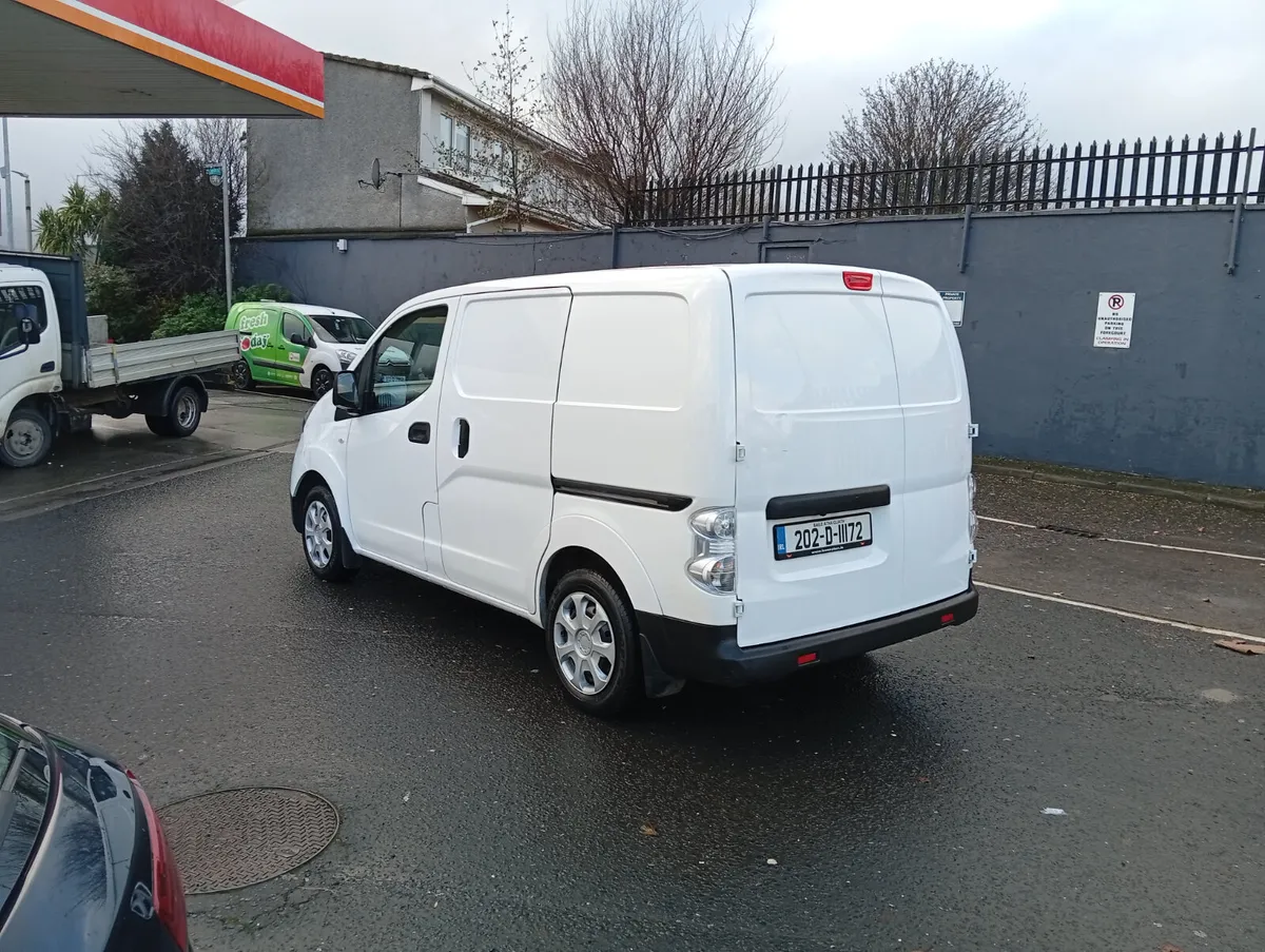 2020 Nissan NV200 leather seats - Image 4