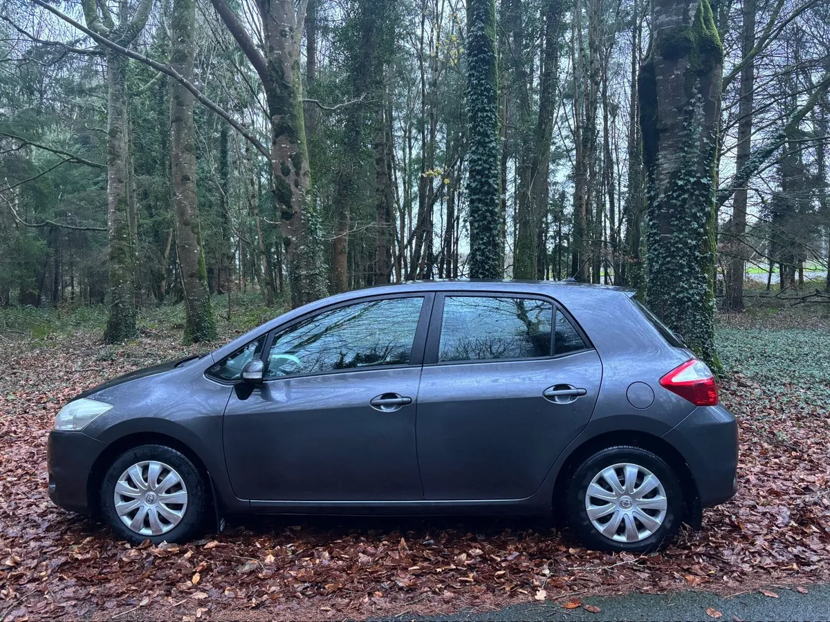 Toyota Auris 1 owner NCT Taxed and Service History - Image 3